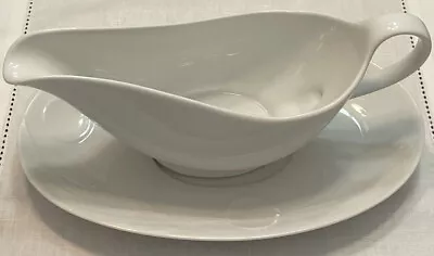 Mikasa Classic Flair White Calla Lily Design Gravy Boat With Underplate • $38