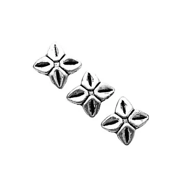 20 Antiqued Tibetan Silver Metal 7x3mm Four Leaf Flower Spacer Accent Beads • $4.99