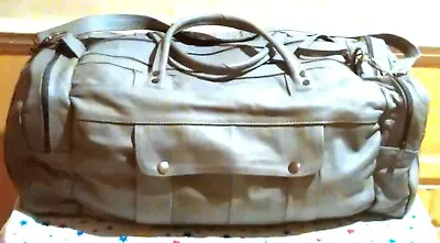 Large Leather Holdall Travel Bag With Shoulder Strap & Pockets • £50