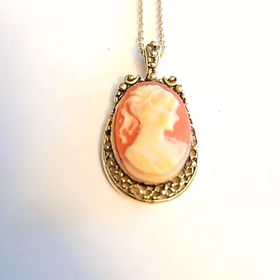 Cameo 14k Electroplated Pendant Lind  24 In Chain Costume Jewelry • $11.50