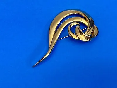 Modern Gold Tone Swirl Swoosh Vintage Brooch Pin Signed Avon • $7.49