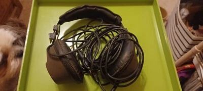 $14.99 • Buy VINTAGE REALISTIC (Radio Shack) NOVA 20, OVER EAR, HI FI STEREO HEADPHONES