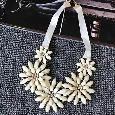 Gorgeous White And Gold Enamel Daisy Flower Chain Necklace / Choker • £4.99