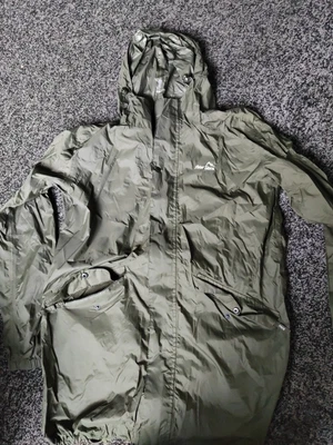 £10 • Buy Medium Peter Storm Waterproof Rain Jacket