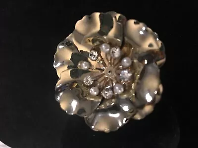 Stunning Vintage Estate Goldtone Rhinestone Flower Ring • $9.99