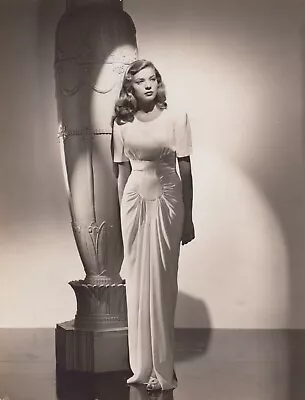 LAUREN BACALL ORIGINAL VINTAGE 1944 PORTRAIT BERT SIX GLAMOUR PORTRAIT Photo C33 • £96.50