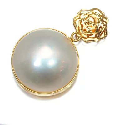 Mabe Pearl 16.0mm Flower Pendant 18K 750 Yellow Gold  • $387.27
