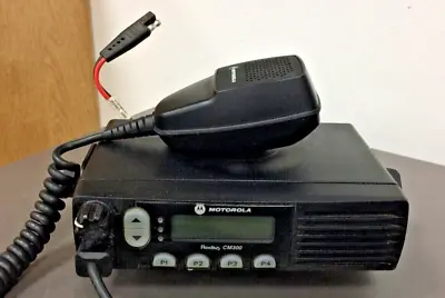 Motorola Radius CM300 UHF 32 CH 40W AAM50RPF9AA1AN W MIC Mount PROGRAMMED • $289