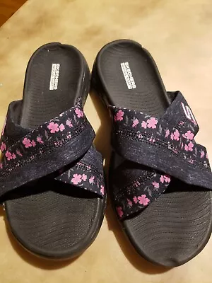 Skechers Women’s Size 7 Goga Mat  Sandals Shoes  • $10