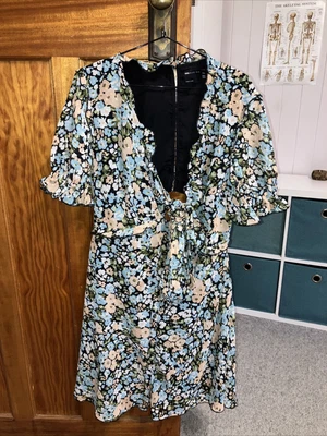 $15 • Buy ASOS Floral Dress With Cutouts - Size UK 20