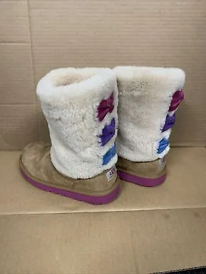 Ugg Girl's Tan Suede Shearling Boots S/N 1005397K Size 1 • $12.50