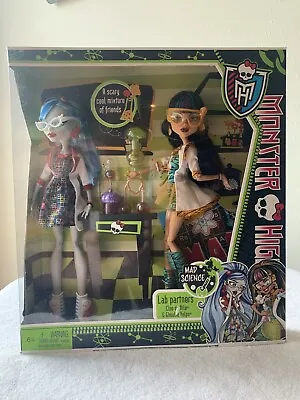 Monster High Mad Science Lab Partners Cleo De Nile & Ghoulia Yelps (bbc81-nisb) • $175