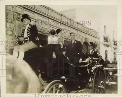 1943 Press Photo President Manuel Prado & Henry Wallace Riding Coach In Lima • $19.99