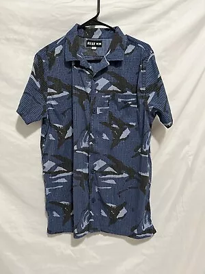 REEF Shirt Mens M Dress Blue Camouflage Short Sleeve Collared Casual Shirt • $25