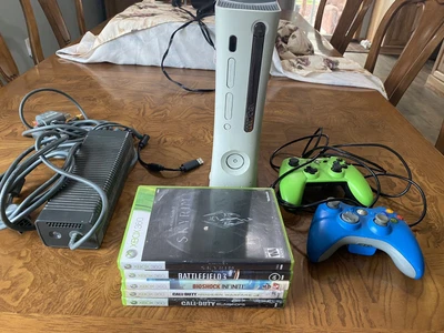 $50 • Buy Xbox 360 Bundle Disc Tray Wont Open Normally *works*