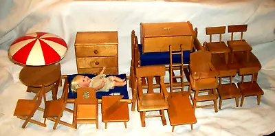 VINTAGE 20 PIECE WOOD 1950's STROMBECKER DOLLHOUSE FURNITURE 8  DOLL • $199.99