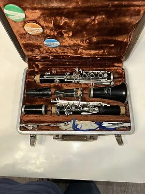 Buescher Aristocrat Student Clarinet With Hard Case • $143.90