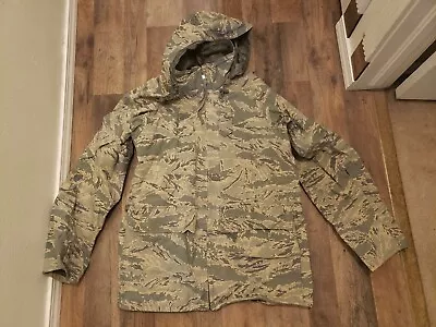 US Military Digital Camouflage Goretex Cold Weather Parka Medium Regular Jacket  • $30