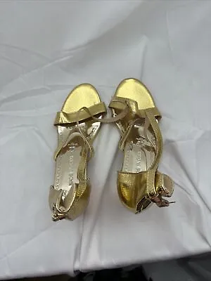 Unbranded Gold Heels Size: 39 (8.5US) • £4.75