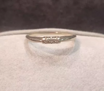 14k White Gold 3 Small Diamond Promise Ring 2 Grams  • $204.40