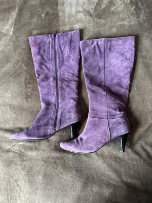 Ladies Suede Purple Boots By Legroom Size 7 EEE • £20