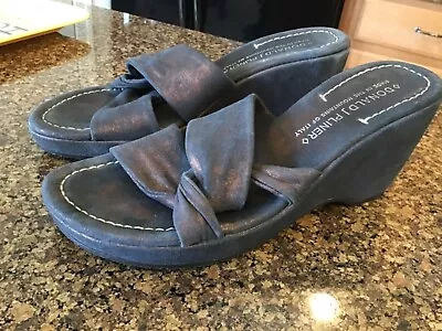 Donald J Pliner Vivi Metallic Shimmer Soft Leather Wedges Slides Sandals 8.5 M • $54