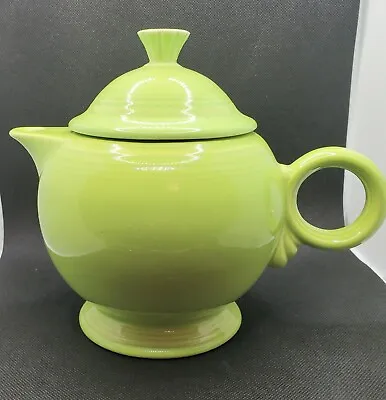 VINTAGE Medium CHARTREUSE/ GREEN FIESTA Fiestaware Tea Pot & Lid • $129