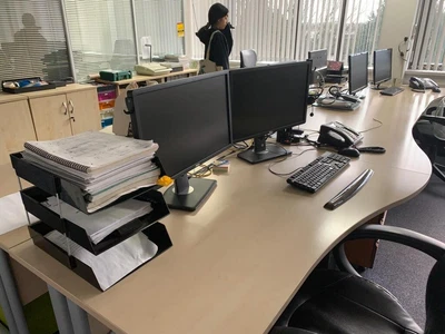 £36 • Buy Office Desks - Excellent ConditionExcellent Condition Office Wave Desks. 