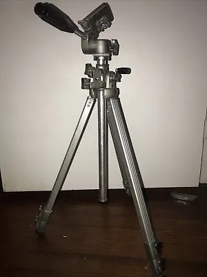 Tripod Velbon Model VS-3 • $26.95