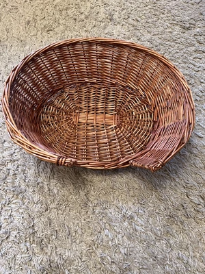 £5 • Buy Wicker/Rattan Pet Basket. Good Unused Condition. ***Collection Only***
