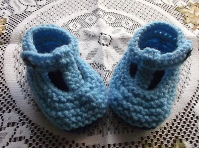 £1.75 • Buy Hand Knitted  Baby Shoes / Booties 0-3 Months 