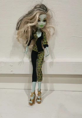 £4.99 • Buy MONSTER HIGH Doll.FRANKIE STEIN From The FREAKY FUSION INSPIRED Collection