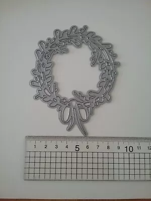 Large Wreath Die Cutter METAL Cutting Tool Birthday Christmas Card Making • £3.99