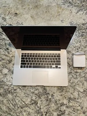 Mid 2015 Apple MacBook Pro 15 In RETINA | 2.2 GHz I7 16GB 256GB SCREEN CRACKED • $249.99