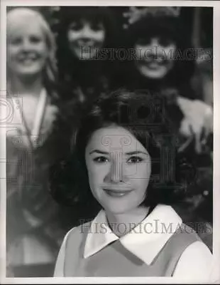 Press Photo Stephanie Crane To Crown Successor On  Miss Teenage America Pageant  • $19.99