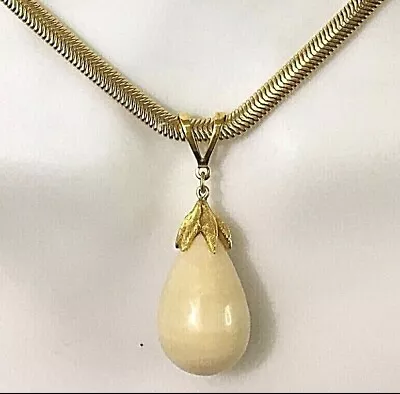 Vtg Trifari Choker Chain Necklace White Beige Cream Teardrop Pendant Signed 16“  • $19.99