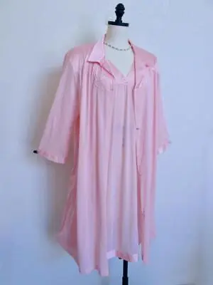 Vtg Vanity Fair Peignoir Set L Nylon Pink Floral Applique Satin Trim Gown Robe • $23.99