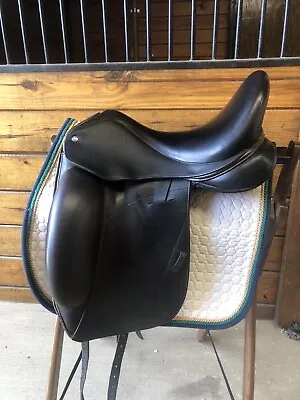 Custom Icon Star Dressage Saddle 17.5 • $2200