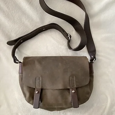 M0851 Flap Saddle Crossbody Bag Dark Olive Green Leather Shoulder Purse EUC • $99