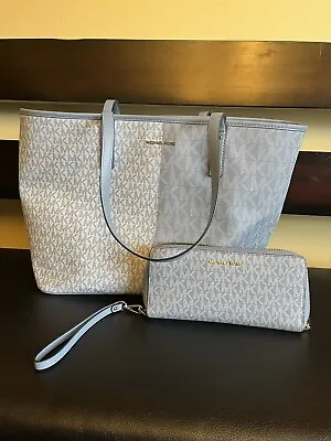 Michael Kors Carter Tote And Wallet • $100