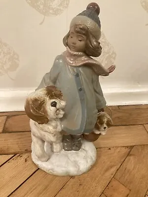 LLADRO 2517  Winter Wind Girl With Dog’s New No Box. • £80