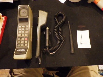 $17.50 • Buy Motorola F09LFD8435AG Brick Cell Phone,vintage Phone,antique,vintage,rare,car