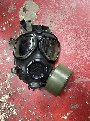 US Military M40 Gas Mask Size Medium Lot 32 • $100