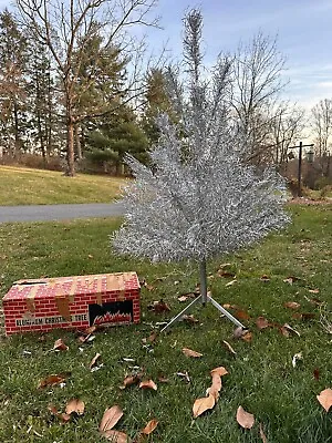 Vintage Stainless ALUMINUM CHRISTMAS TREE 4-1/2 Ft Sparkler-Like Branches In Box • $225