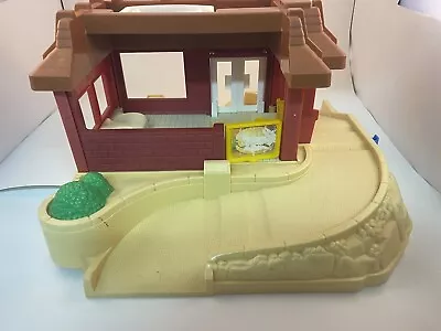 Vintage Fisher Price Little People 1989 McDONALD'S #2552 Restaurant Only • $20