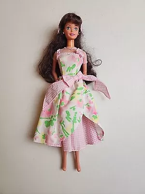 1996 Avon Special Edition Spring Petals Barbie Second In Series 16872 (Brunette) • $21.99