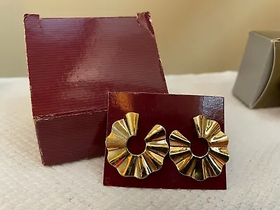 Avon Vintage 1986 Golden Crescent Pierced Earrings • $4