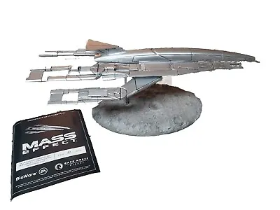 *Limited Edition* Mass Effect: Normandy SR-1 Ship Replica (Silver Variant) 14  • $550