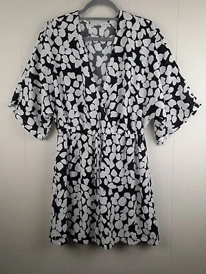 Mango MNG Women's Size S Printed Relaxed Fit V-Neck Black And White Romper • $13.50