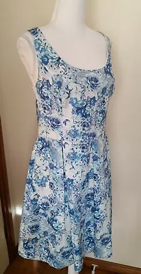 $30 • Buy Forever New Size 16 Blue Floral Rose Print Dress